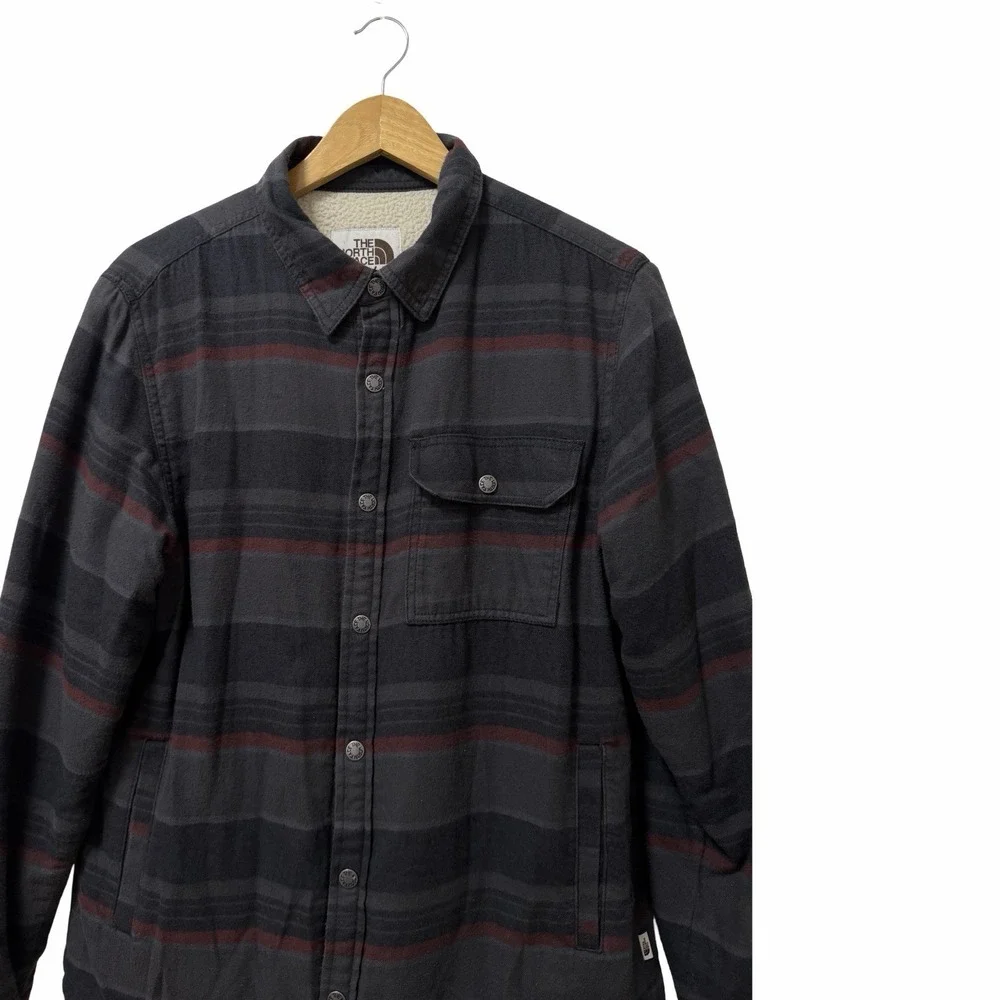 The North Face Mens Campshire Sherpa Lined Snap Jacket Size M Gray Plaid Shacket